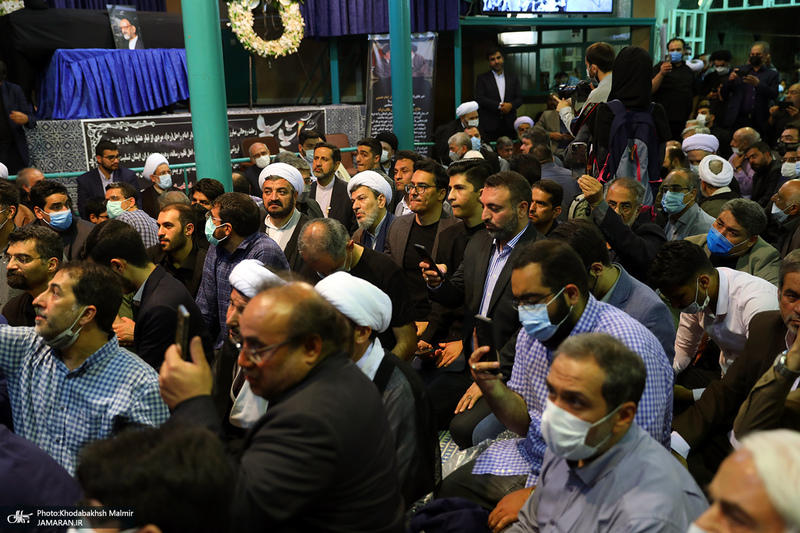 مراسم وداع با پیکر حجت الاسلام و المسلمین سید محمود دعایی در حسینیه جماران -3