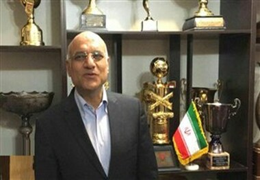 فتحی: رفتار مجید حسینی غیر حرفه‌ای است

