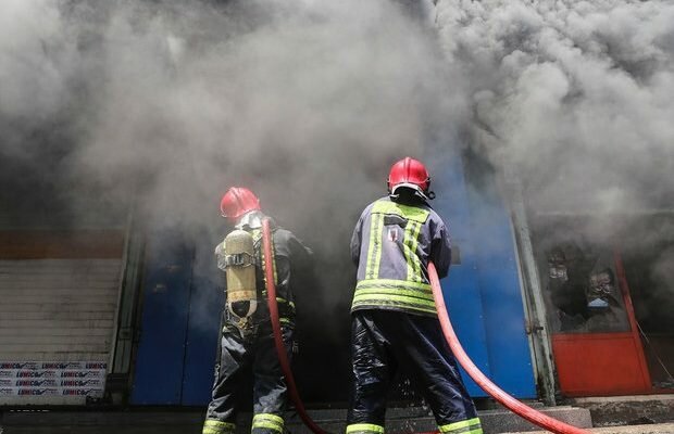 مصدومیت دو آتش نشان در آذرشهر