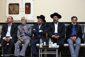 دیدار جمعی از نمایندگان پیروان ادیان الهی با سید حسن خمینی