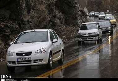 برخی جاده‌های خراسان‌رضوی بارانی و مه‌آلود است