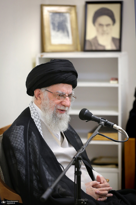 دیدار خانواده شهدای اخیر نیروی پدافند هوایی ارتش با رهبر معظم انقلاب