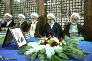 تجدید میثاق رئیس و اعضای مجلس خبرگان رهبری با آرمان های امام خمینی (س)