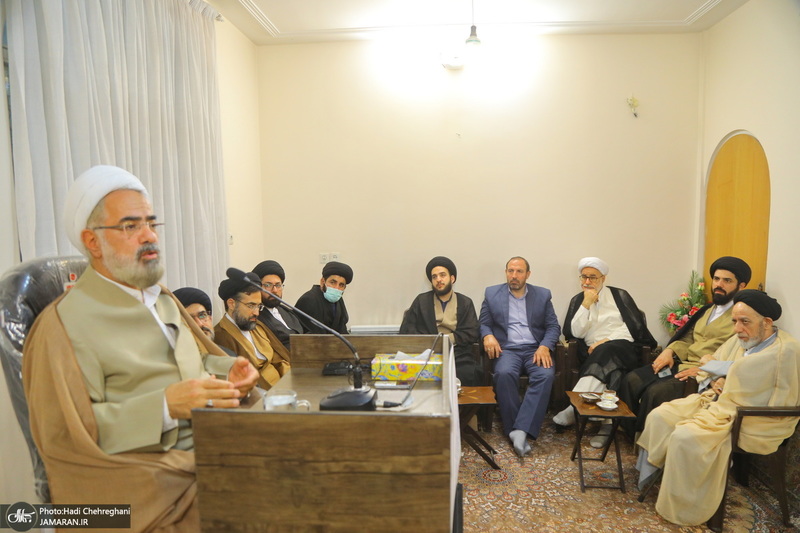 نشست علمی با موضوع  امام خمینی(ره) نهضت و نظام اسلامی