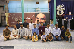 بازدید جمعی از دانشجویان مدارس امامیه پاکستان از بیت امام خمینی (س) در جماران