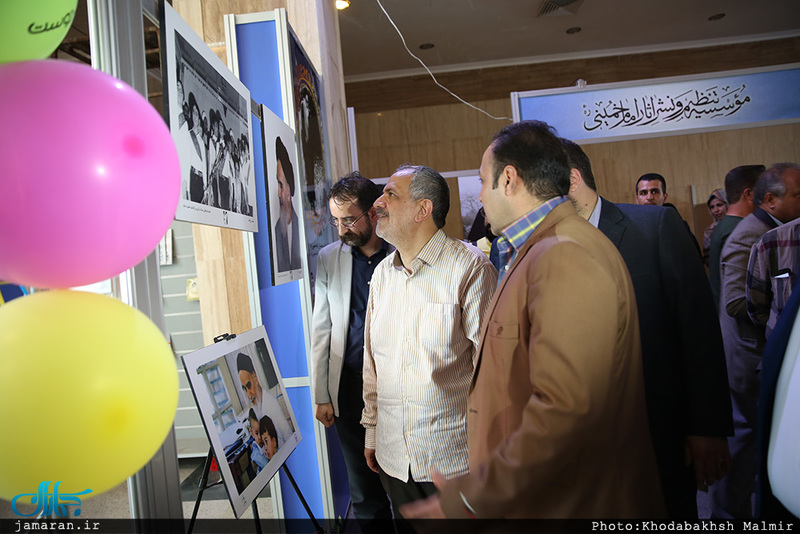 بازدید احمد مسجد جامعی از نمایشگاه عطر یاس در حرم مطهر امام خمینی (س)  /1