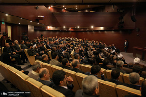 دیدار رئيس و جمعی از كاركنان سازمان فرهنگ و ارتباطات اسلامي با سید حسن خمینی