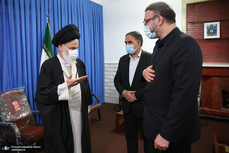 دیدار سرپرست موسسه تنظیم و نشر آثار امام خمینی(ره) با آیت الله حسینی بوشهری