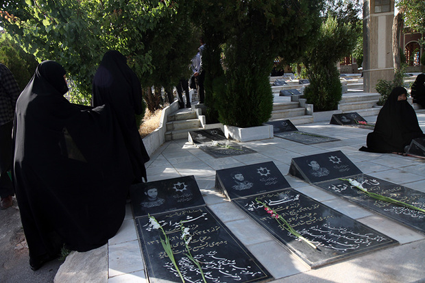 همایش تجلیل از مادران و خانواده شهدا در شهرکرد برگزار شد