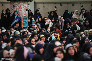 دیدار هزاران نفر از زنان و دختران با رهبر معظم انقلاب