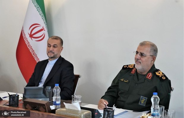 نشست هم‌اندیشی وزیر خارجه با فرمانده نیروی زمینی سپاه در موضوع امنیت  - گزارش تصویری