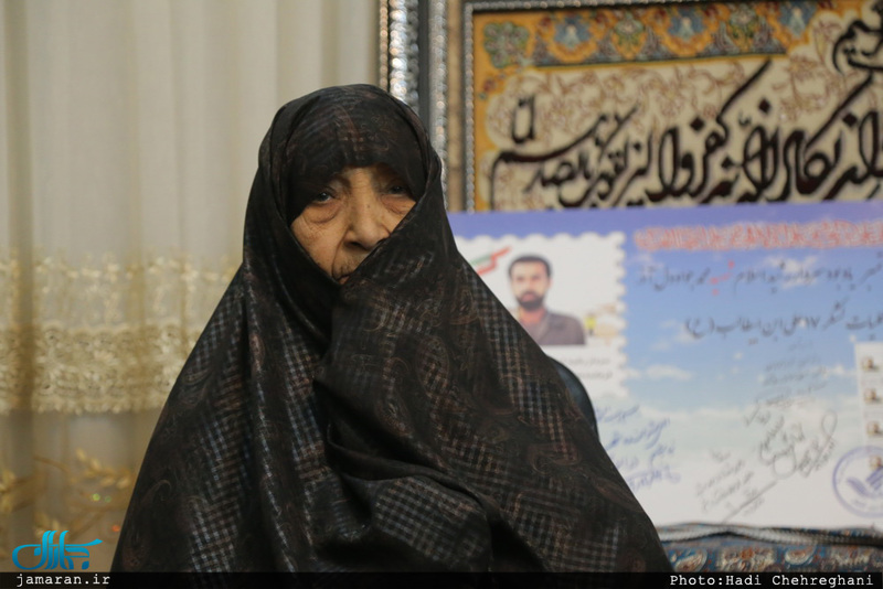 دیدار سید علی خمینی با خانواده شهیدان مهدی زین الدین و محمد جواد دل آذر