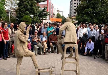 28 اثر جواز حضور در مرحله نهایی جشنواره تئاتر خیابانی مریوان را کسب کردند