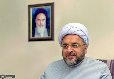 درباره زندگی و سیاست ورزیِ با تعصب وتوهّم، و زندگی وسیاست ورزیِ با تعقل
