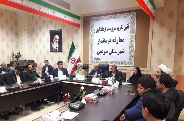 سیاست دولت سپردن امور اقتصادی به بخش خصوصی است