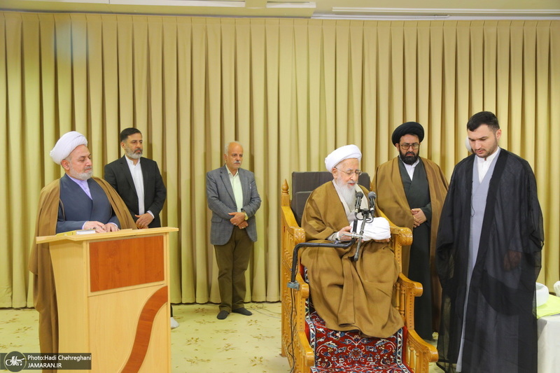 عمامه گذاری طلاب در روز عید مبعث توسط مراجع عظام تقلید‎‎