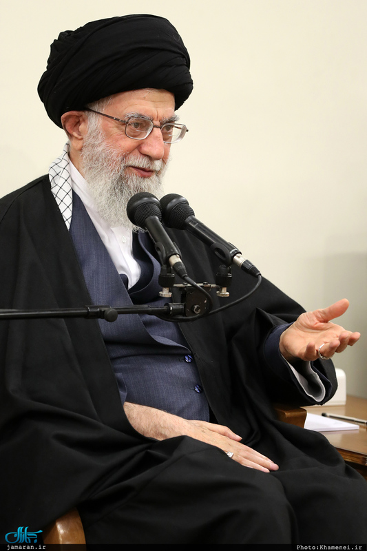 دیدار دست‌اندرکاران کنگره روحانی شهید صدوق گلپایگانی و ۳۷۲ شهید گلپایگان با رهبر معظم انقلاب 