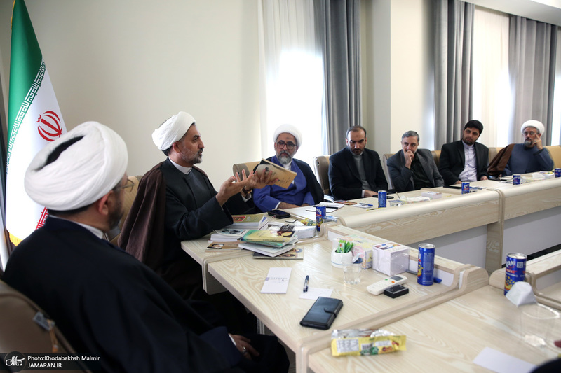 نشست بررسی زمینه‌های حضور فرهنگی و هنری موسسه تنظیم و نشر آثار امام خمینی (س) در عراق