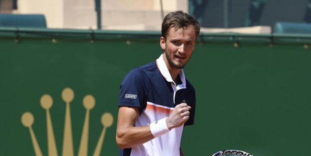 قهرمانی مدودوف با غلبه بر زورف در تنیس مسترز پاریس
