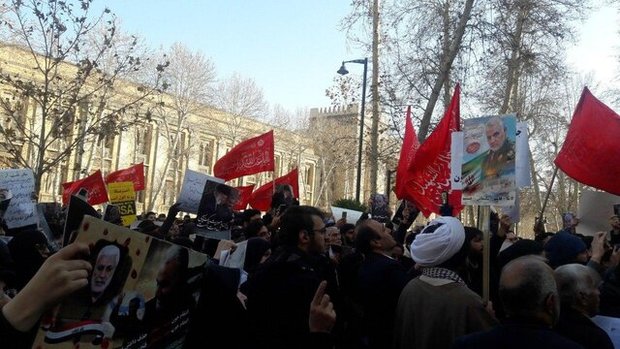 تجمعات اعتراضی علیه ظریف مقابل وزارت امورخارجه