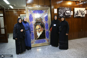 بازدید اقشار مختلف مردم از بیت امام خمینی (س) در جماران