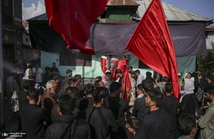 عزاداری سنتی کشمیری‌ها روی قایق
