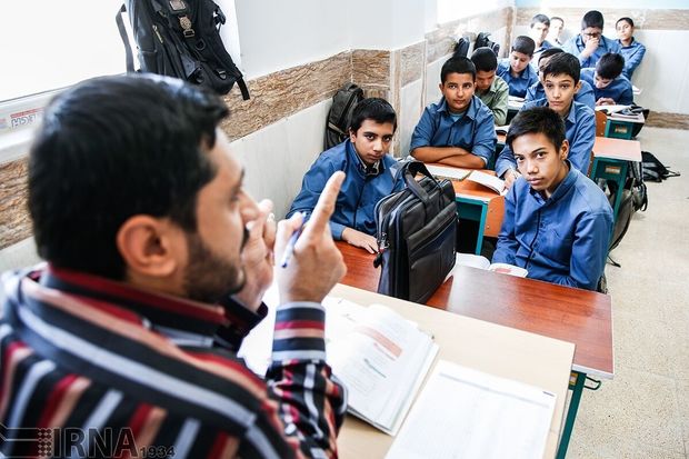۴۱۳ دانش آموز در کردستان به چرخه آموزش بازگشتند