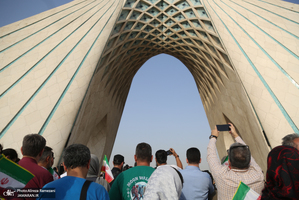 اجرای ارکستر سمفونیک تهران در برج آزادی