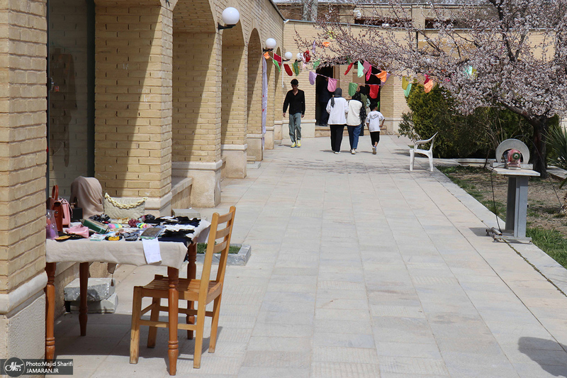 بازدید گردشگران نوروزی از بیت تاریخی حضرت امام در خمین -2