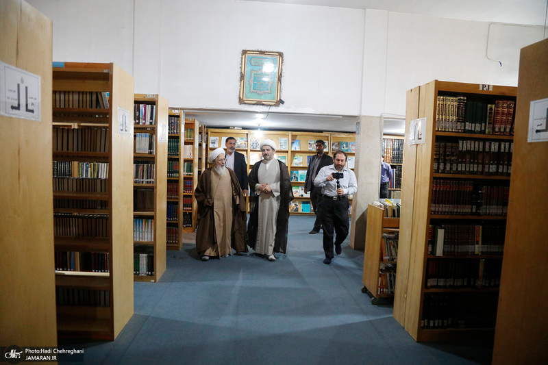 بازدید آیت الله العظمی جوادی آملی از کتابخانه موسسه امام جعفرصادق (ع)