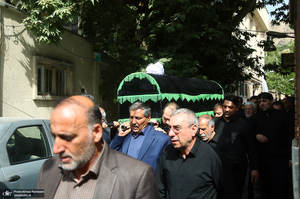 مراسم تشییع آیت الله حسن صانعی (ره) از حسینیه جماران - 3