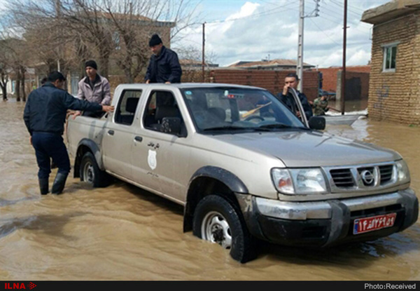 کمک‌رسانی یگان حفاظت اداره کل میراث فرهنگی استان گلستان به سیل‌زدگان  توزیع غذای گرم بین مردم