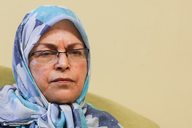 آذر منصوری: ما طی نامه‌ای سربسته، خواستار دیدار با رهبری شهید شده بودیم/ حدود ۴۰ روز بعد با من تماس گرفتند و گفتند طبق تشخیص ایشان، من با معاون سیاسی بیت یعنی آقای حسین محمدی دیدار کنم/ گفت‌وگوهای خیلی خوبی در آنجا شکل گرفت