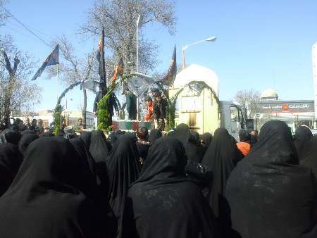 مردم شیروان از سه شهید گمنام دوران دفاع مقدس استقبال کردند