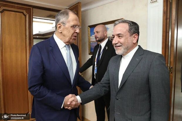 عراقچی: لفاظی‌ها اعتراف صریح برای ارتکاب جنایت جنگی است/ لاوروف: توقف حملات غیرقانونی علیه اهداف غیرنظامی ضروری است