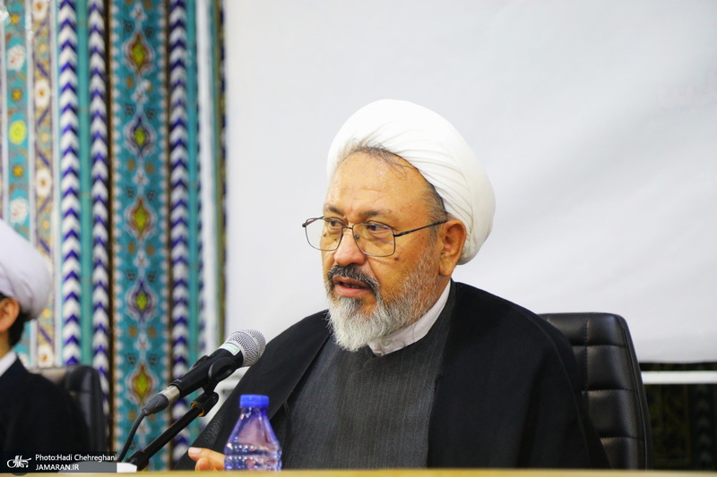 اهدا آثار برتر خوشنویسان به موسسه تنظیم و نشر آثار امام خمینی (س) نمایندگی قم