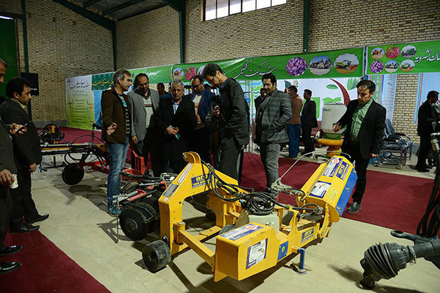 نمایشگاه تخصصی ماشین ها و ادوات کشاورزی در بشرویه گشایش یافت
