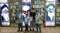 استقبال خردسالان از نشریه دوست در نمایشگاه کتاب تهران 