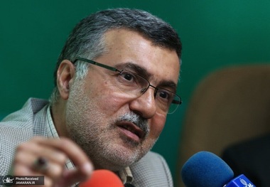 وزیر بهداشت: کمبودهای دارویی نسبت به گذشته کمتر شده است/ به دستور رئیس جمهوری، منابع کافی و خوبی در اختیار شرکت‌های تولیدکننده دارو قرار می‌گیرد