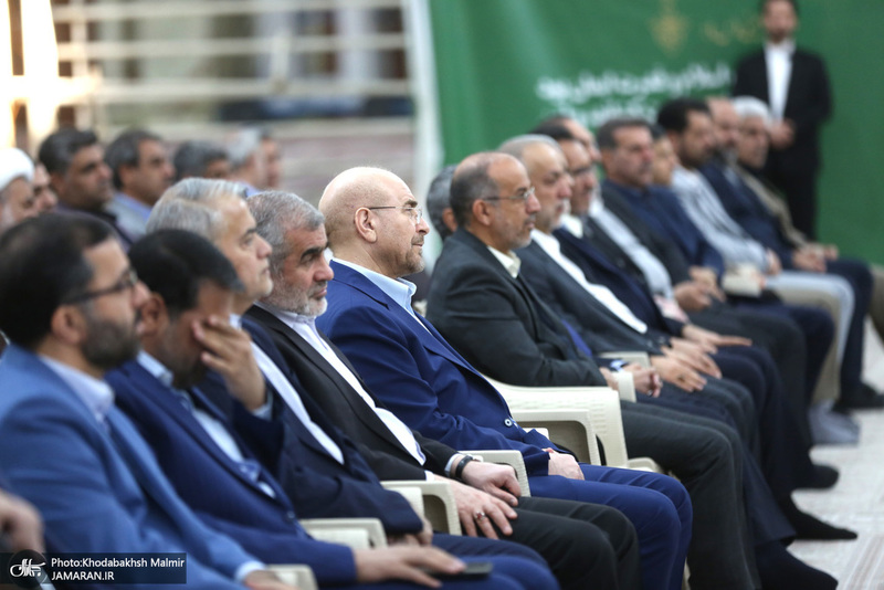 تجدید میثاق رئیس و جمعی از نمایندگان مجلس شورای اسلامی با آرمان‌های امام خمینی(س)-2