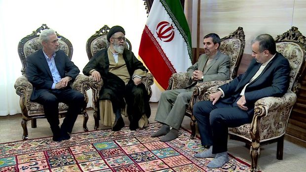 امام جمعه تبریز: تحریم وزیر خارجه ایران بستن راه مذاکره است