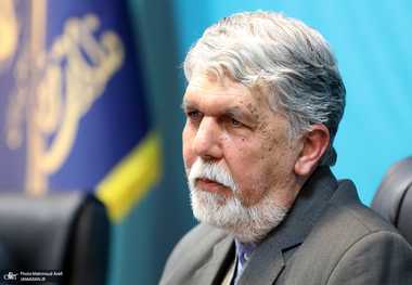 صالحی، وزیر فرهنگ: فردای ایران فردای همه ماست، با آن بازی نکنیم