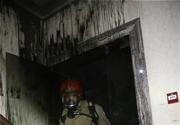 اتصالی برق عامل آتش‌سوزی در آبادان  آتش‌سوزی صدمات جانی نداشته است