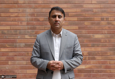 سعیدی، نماینده سابق مجلس: هر زمان با ناکارآمدی در حوزه‌های اقتصادی مواجه شدیم، خواسته‌ایم ذهنیت مردم را به سمت دیگری هدایت کنیم/ حجاب و عفاف  لزوماً منطبق با هم نیستند/ شکاف  میان حاکمیت و مردم را با مواردی مانند  حجاب و عفاف بیشتر نکنید