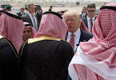 دوشیدن دلارهای عربها توسط ترامپ به بهانه مقابله با نفوذ ایران از  سر گرفته می شود/ اهداف و پیامدهای تشکیل «ناتوی عربی» چیست؟