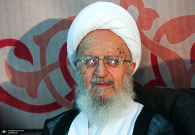 آیت الله مکارم شیرازی: امروز کنترل و مدیریت کرونا به ‌نوعی آبروی جمهوری اسلامی محسوب می‌شود