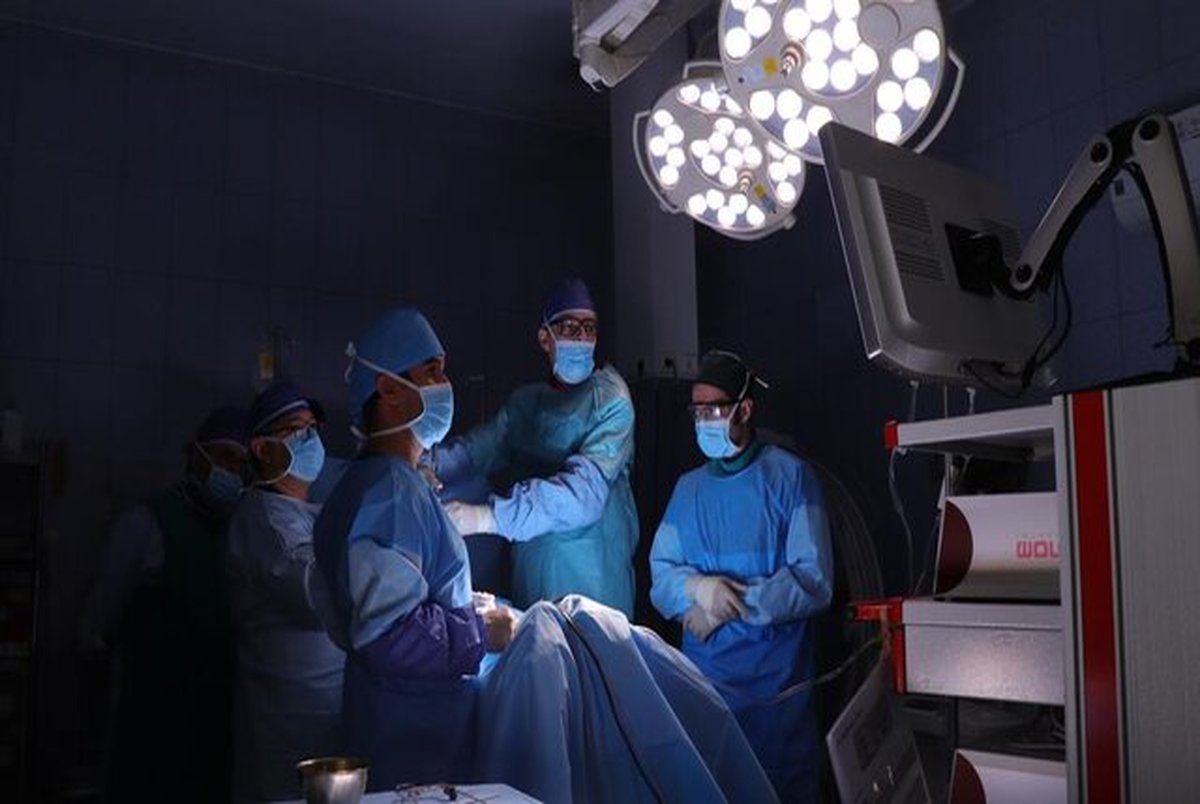 معایب جراحی باز برای درمان دیسک کمر

