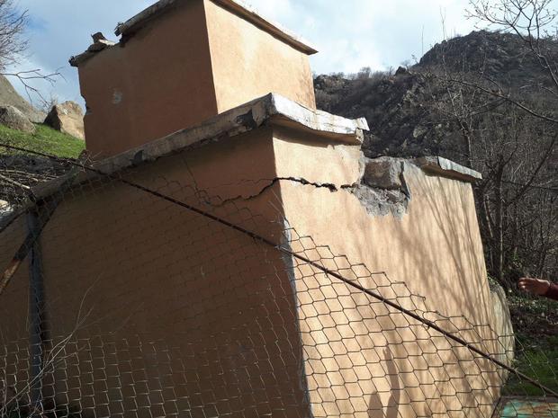ریزش کوه باعث ایجاد خسارت شدید به یک روستای هورامان شد