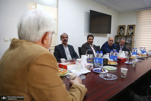 دیدار نوروزی برخی از چهره های سیاسی و دانشگاهی با محمدرضا عارف