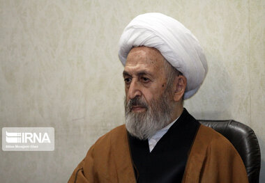 آیت‌الله سبحانی: تعرض به کتب پزشکی برخلاف روح اسلام است